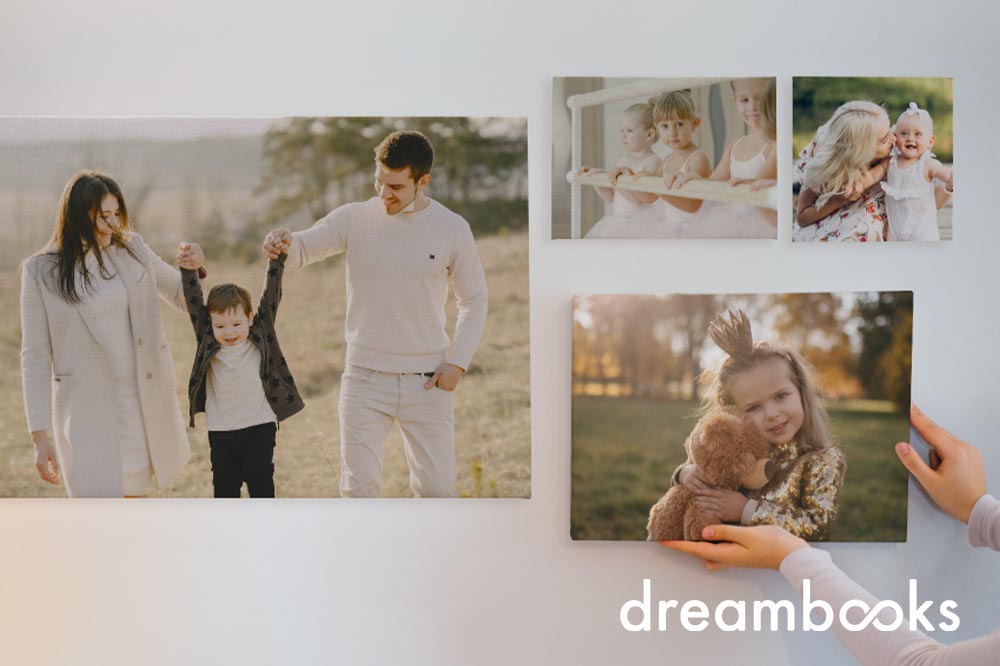 Vais encontrar aqui 5 sugestões de composições de parede para download gratuito, que vão dar um toque original à tua sala.